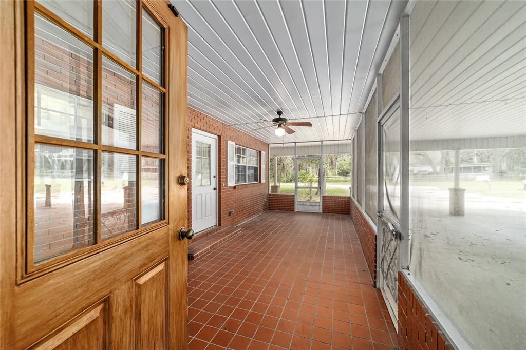 For Sale: $1,050,000 (4 beds, 3 baths, 6878 Square Feet)