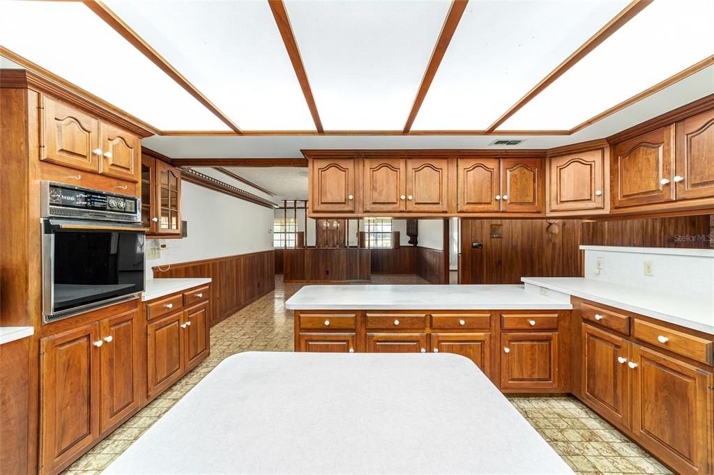 For Sale: $1,050,000 (4 beds, 3 baths, 6878 Square Feet)