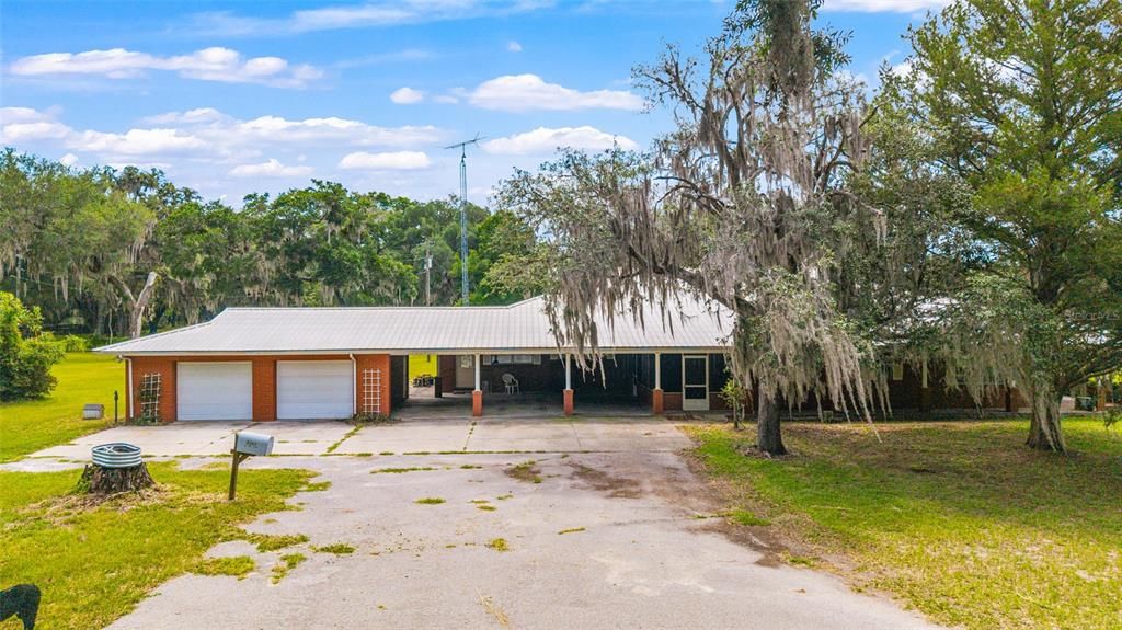 For Sale: $1,050,000 (4 beds, 3 baths, 6878 Square Feet)