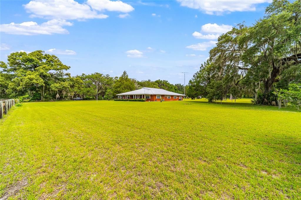 For Sale: $1,050,000 (4 beds, 3 baths, 6878 Square Feet)