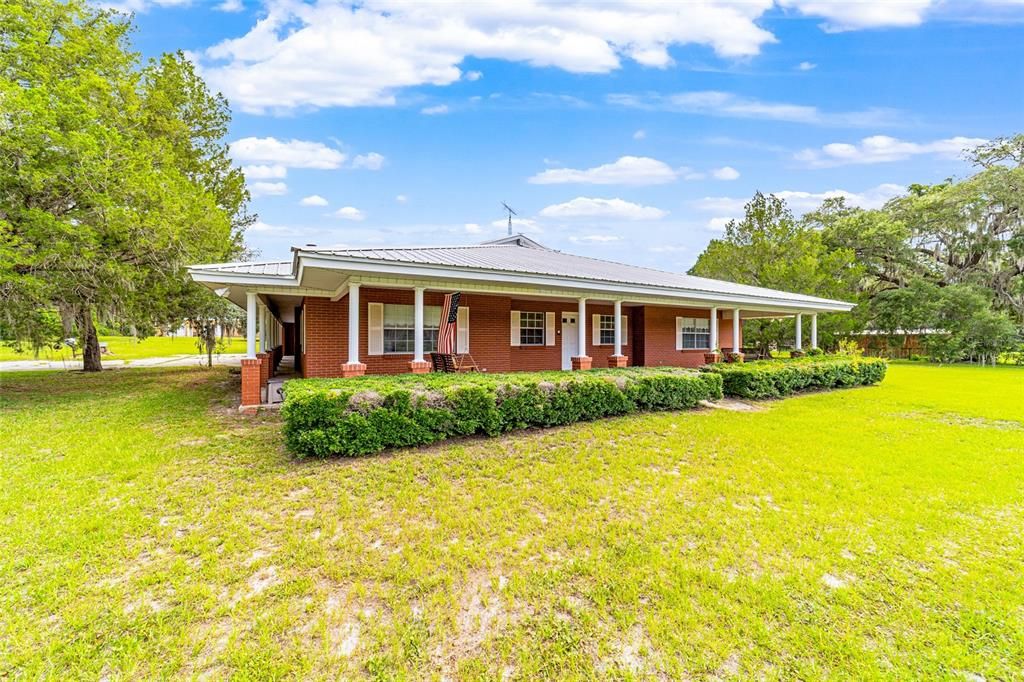For Sale: $1,050,000 (4 beds, 3 baths, 6878 Square Feet)