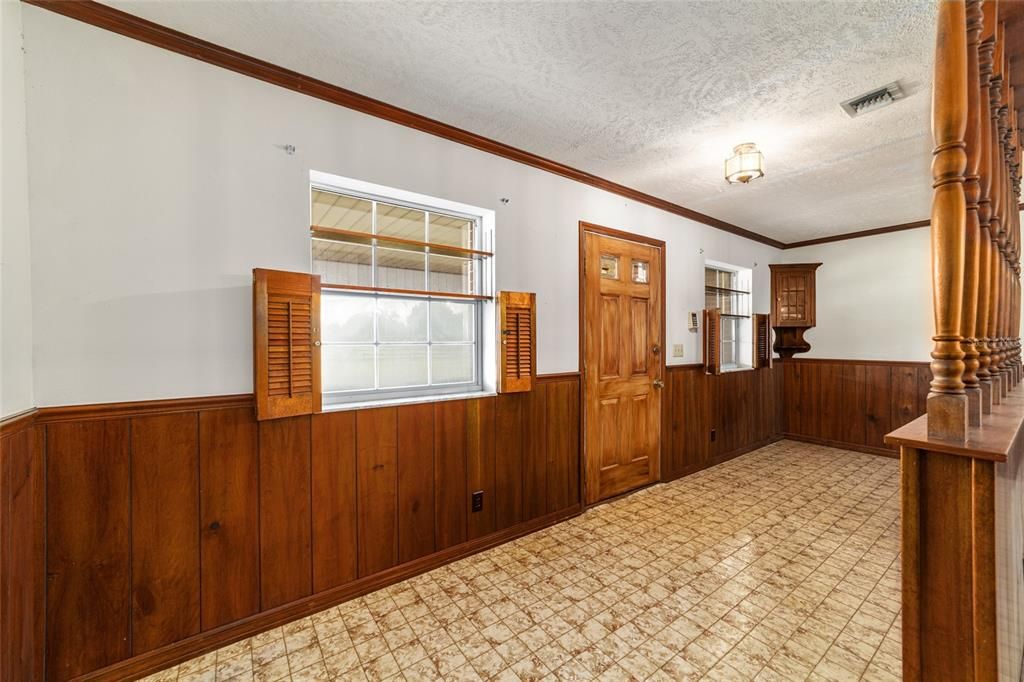 For Sale: $1,050,000 (4 beds, 3 baths, 6878 Square Feet)