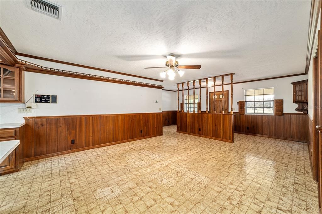 For Sale: $1,050,000 (4 beds, 3 baths, 6878 Square Feet)