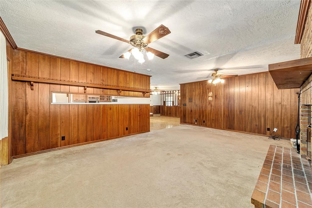 For Sale: $1,050,000 (4 beds, 3 baths, 6878 Square Feet)