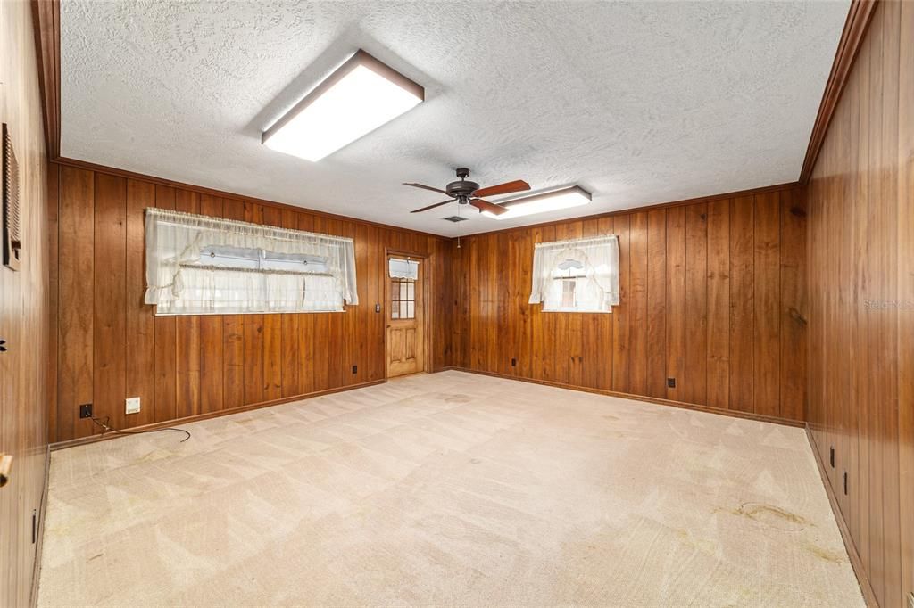 For Sale: $1,050,000 (4 beds, 3 baths, 6878 Square Feet)
