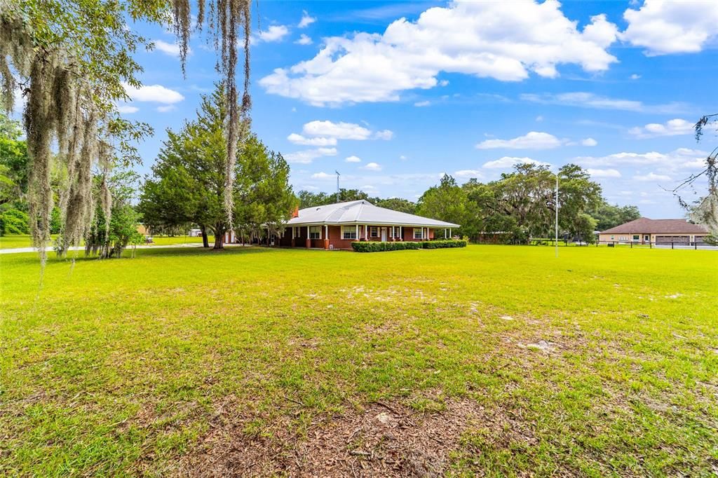 For Sale: $1,050,000 (4 beds, 3 baths, 6878 Square Feet)