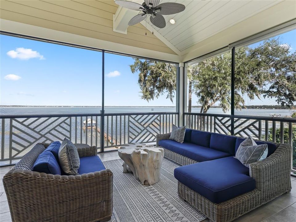 For Sale: $1,875,000 (7 beds, 4 baths, 5046 Square Feet)