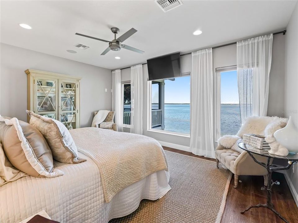 For Sale: $1,875,000 (7 beds, 4 baths, 5046 Square Feet)