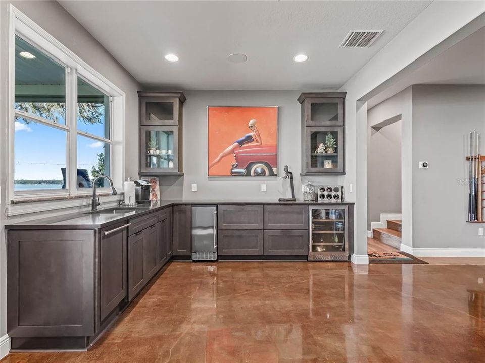 For Sale: $1,875,000 (7 beds, 4 baths, 5046 Square Feet)