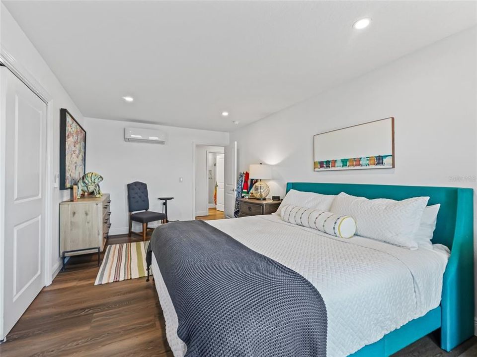 For Sale: $1,875,000 (7 beds, 4 baths, 5046 Square Feet)