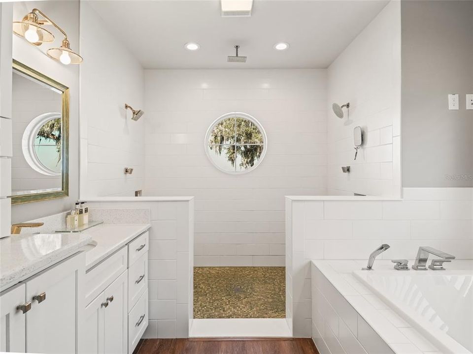For Sale: $1,875,000 (7 beds, 4 baths, 5046 Square Feet)