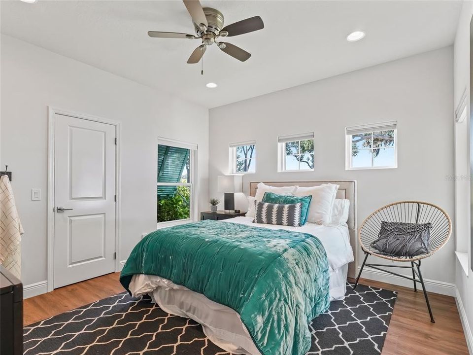 For Sale: $1,875,000 (7 beds, 4 baths, 5046 Square Feet)