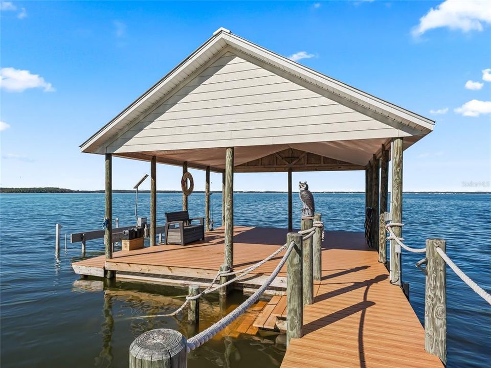 For Sale: $1,875,000 (7 beds, 4 baths, 5046 Square Feet)