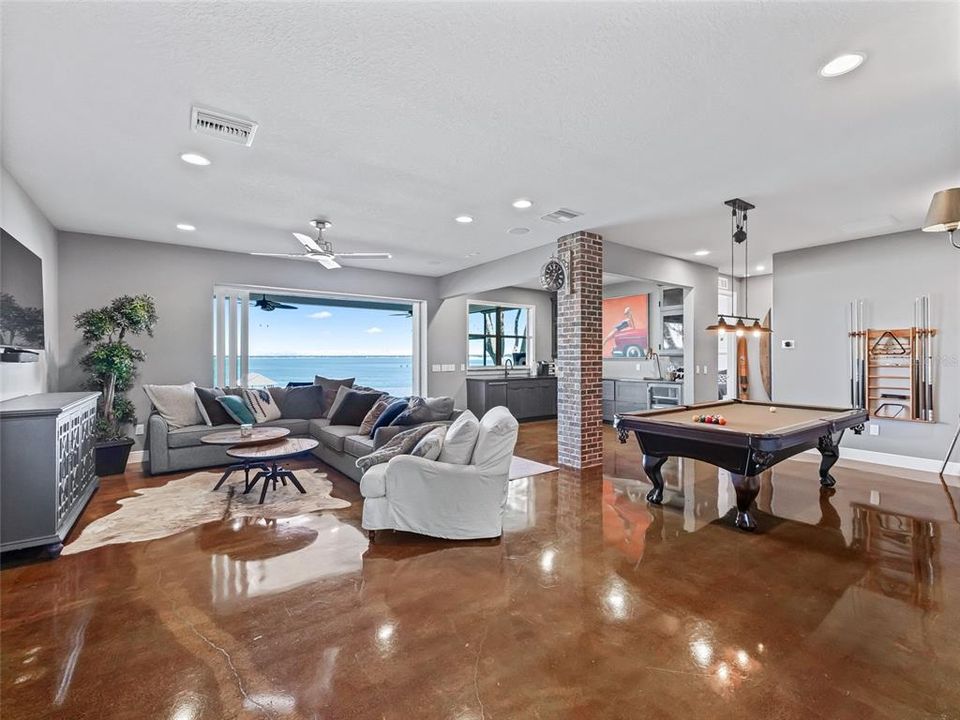 For Sale: $1,875,000 (7 beds, 4 baths, 5046 Square Feet)