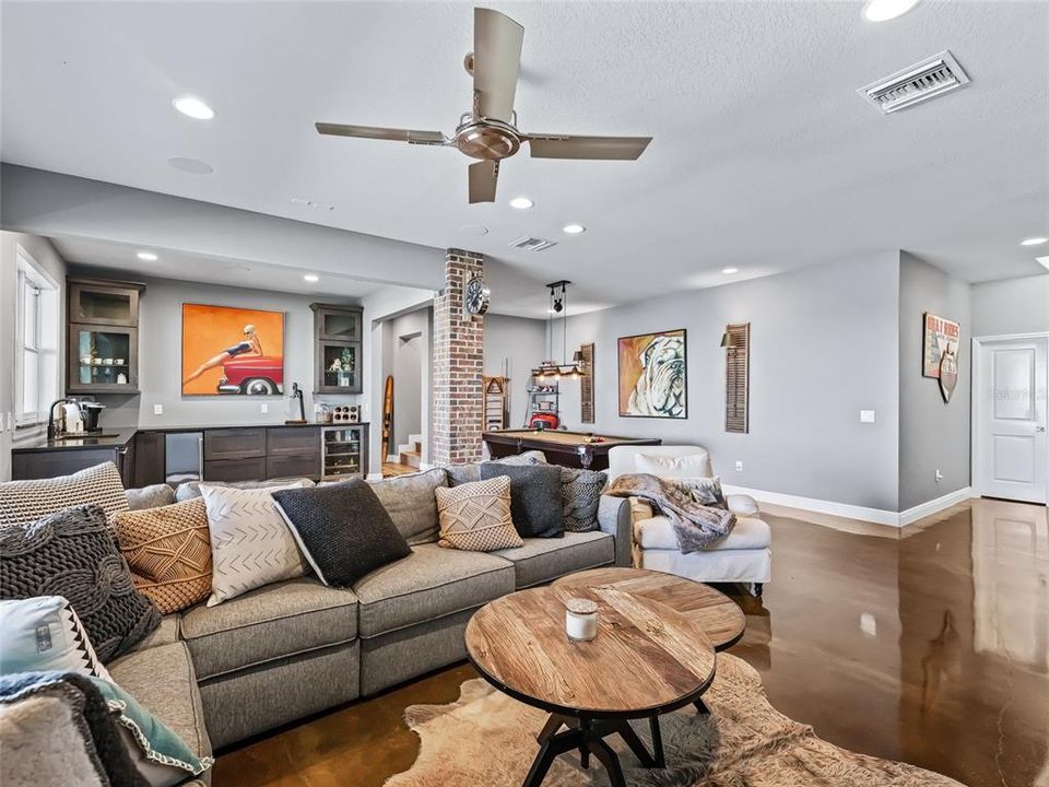 For Sale: $1,875,000 (7 beds, 4 baths, 5046 Square Feet)