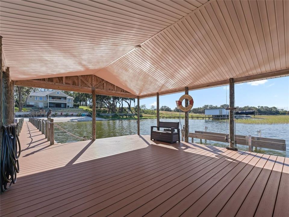 For Sale: $1,875,000 (7 beds, 4 baths, 5046 Square Feet)