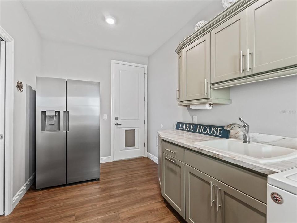 For Sale: $1,875,000 (7 beds, 4 baths, 5046 Square Feet)
