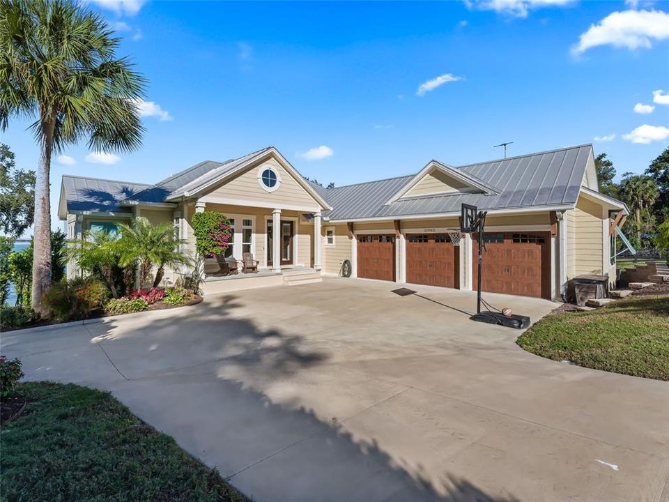 For Sale: $1,875,000 (7 beds, 4 baths, 5046 Square Feet)