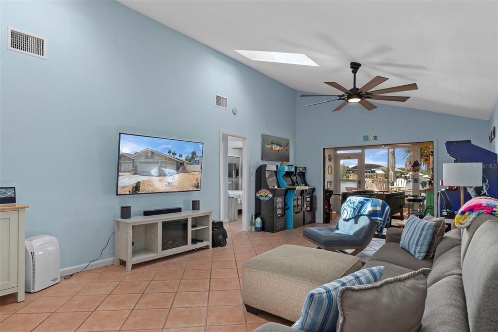 For Sale: $799,000 (3 beds, 2 baths, 1430 Square Feet)