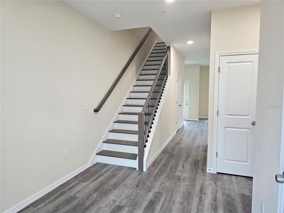 For Sale: $325,000 (3 beds, 2 baths, 1918 Square Feet)