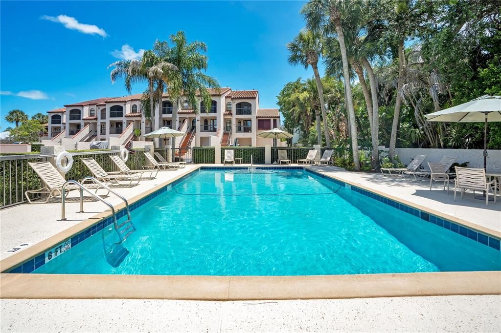 En Venta: $1,199,500 (3 camas, 3 baños, 2001 Pies cuadrados)