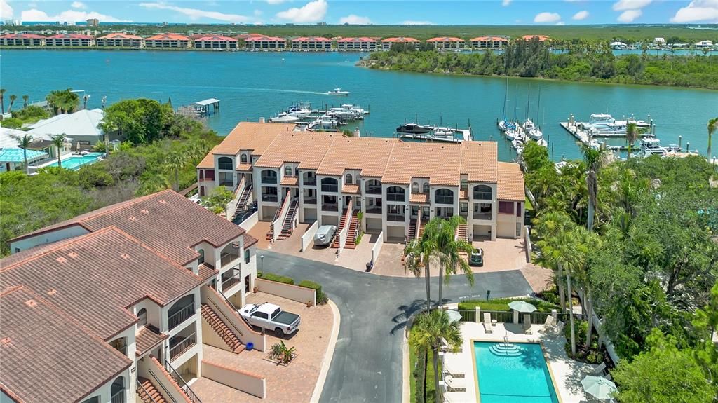 En Venta: $1,199,500 (3 camas, 3 baños, 2001 Pies cuadrados)