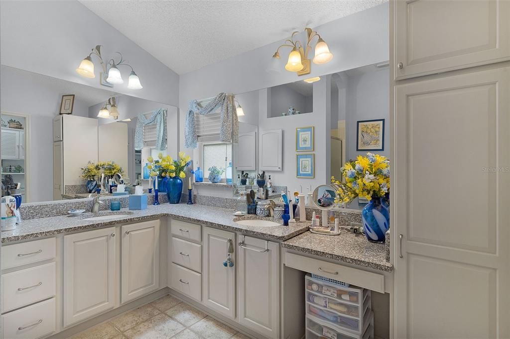 For Sale: $579,850 (3 beds, 2 baths, 2003 Square Feet)