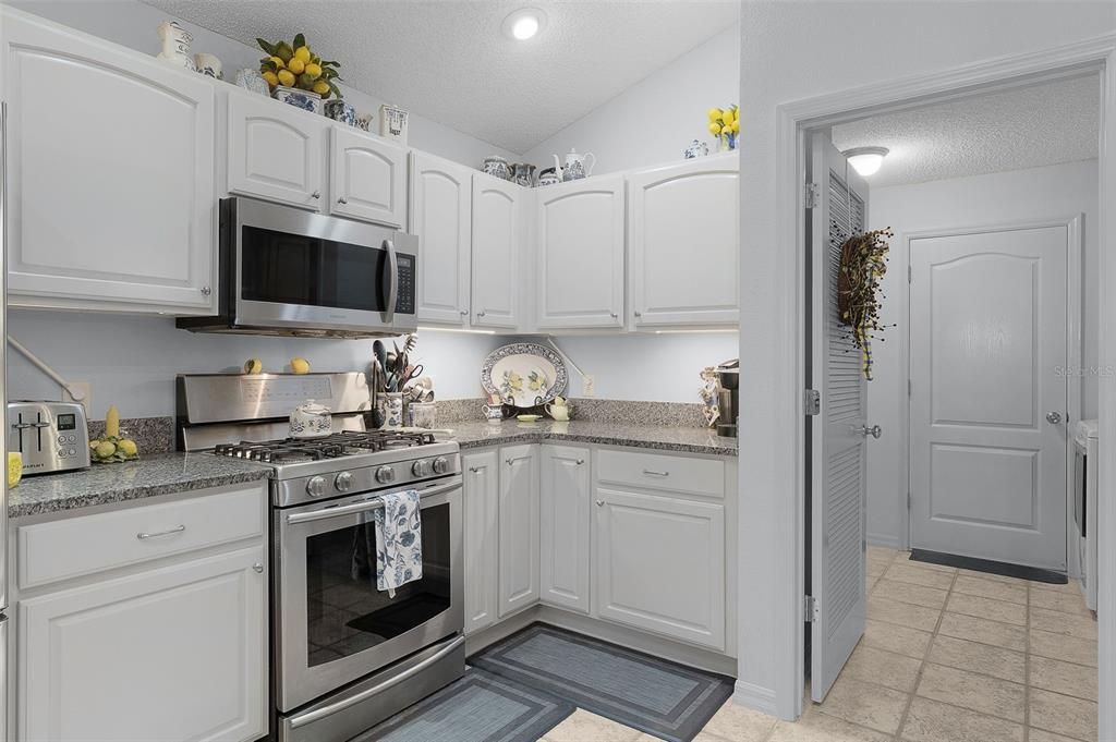 For Sale: $579,850 (3 beds, 2 baths, 2003 Square Feet)