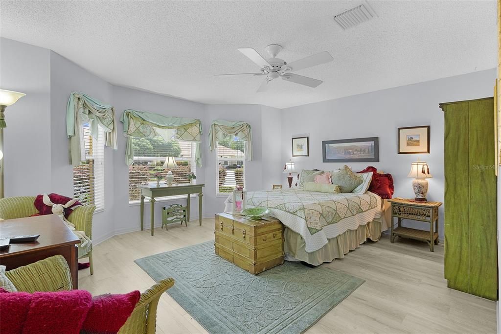 For Sale: $579,850 (3 beds, 2 baths, 2003 Square Feet)