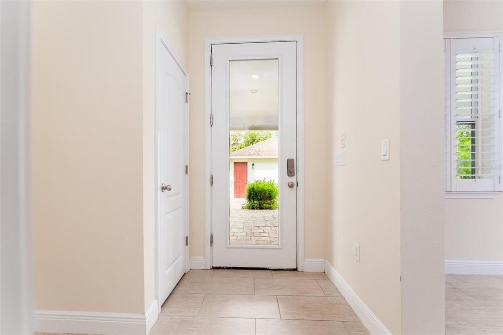 En Venta: $649,000 (4 camas, 3 baños, 3023 Pies cuadrados)