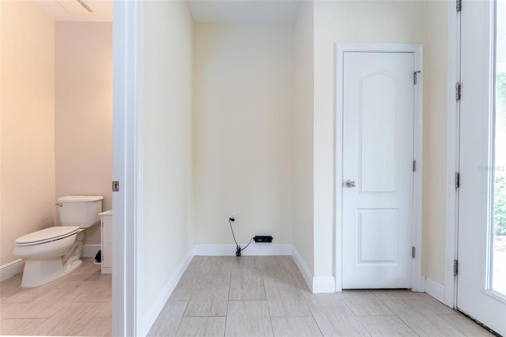 En Venta: $649,000 (4 camas, 3 baños, 3023 Pies cuadrados)