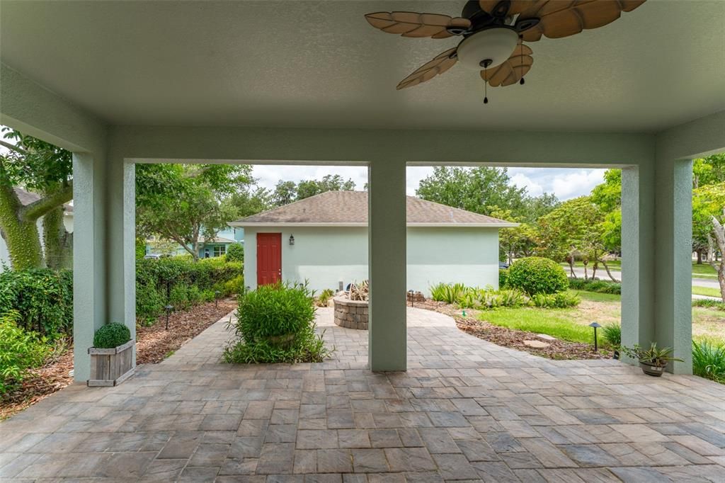 En Venta: $649,000 (4 camas, 3 baños, 3023 Pies cuadrados)