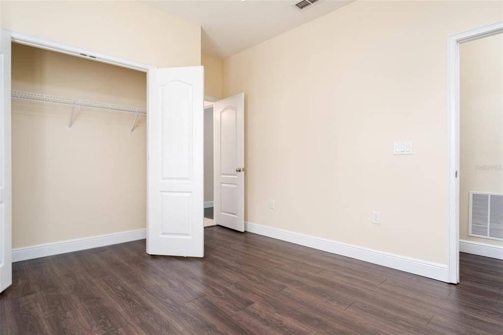 En Venta: $649,000 (4 camas, 3 baños, 3023 Pies cuadrados)