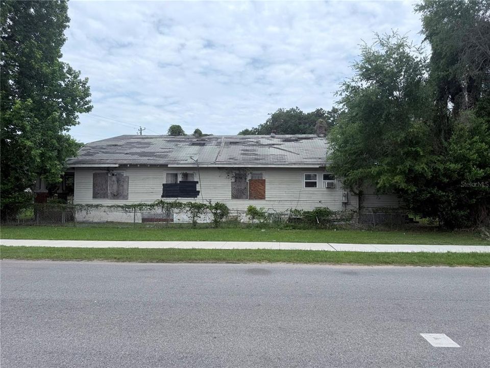 For Sale: $89,900 (3 beds, 1 baths, 1806 Square Feet)