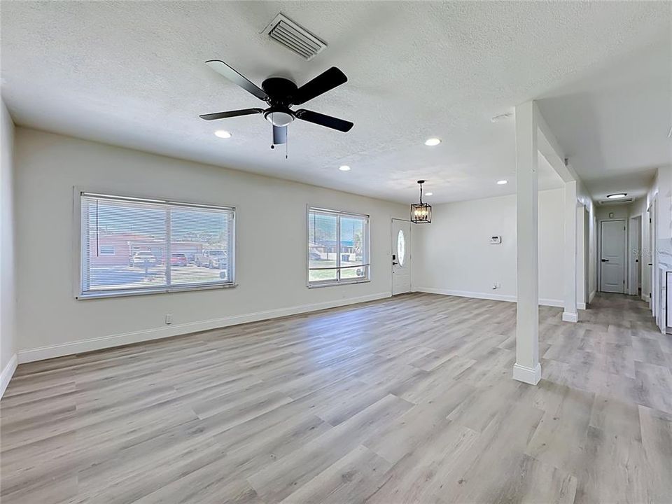 For Sale: $420,000 (4 beds, 2 baths, 1642 Square Feet)