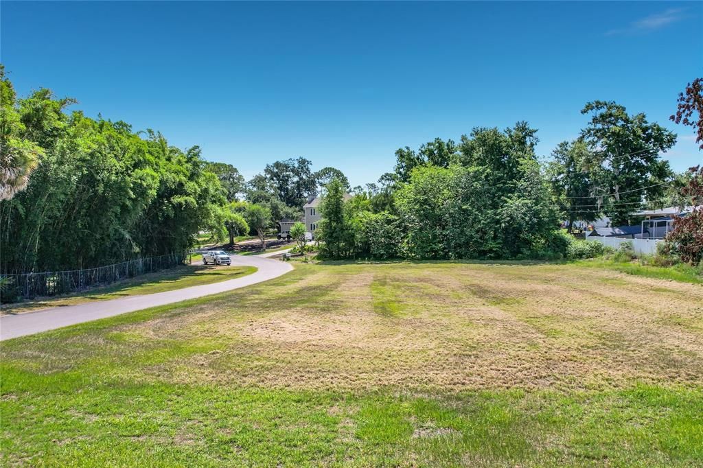 待售: $149,900 (0.70 acres)