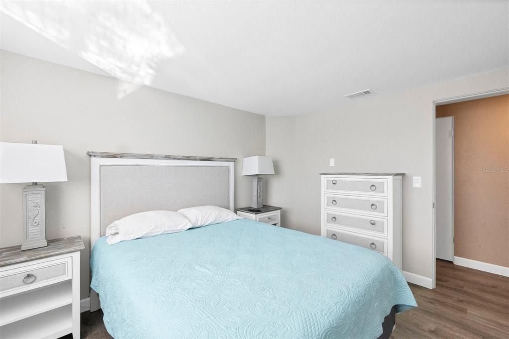 For Sale: $339,000 (3 beds, 2 baths, 1205 Square Feet)