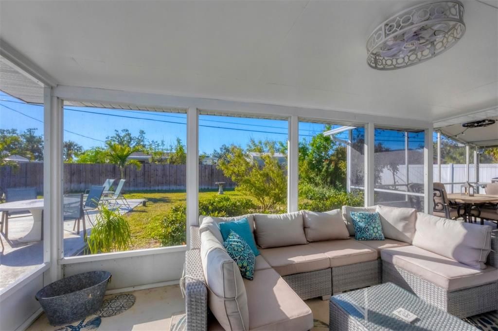 For Sale: $339,000 (3 beds, 2 baths, 1205 Square Feet)