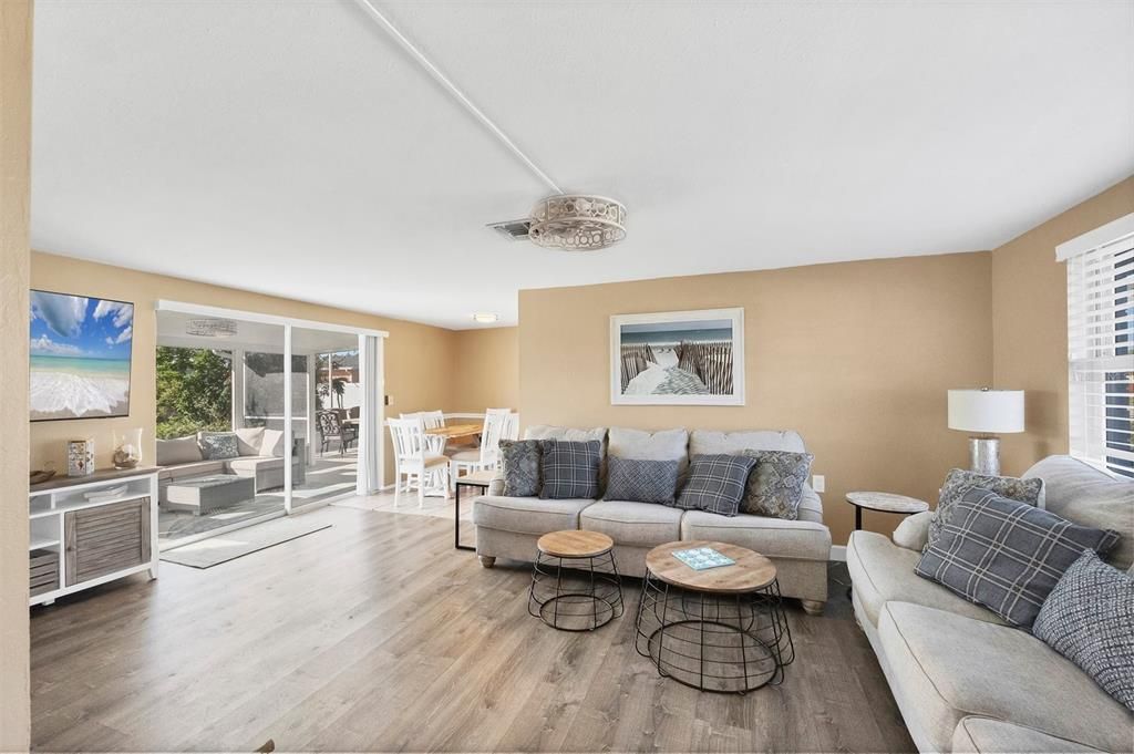 For Sale: $339,000 (3 beds, 2 baths, 1205 Square Feet)