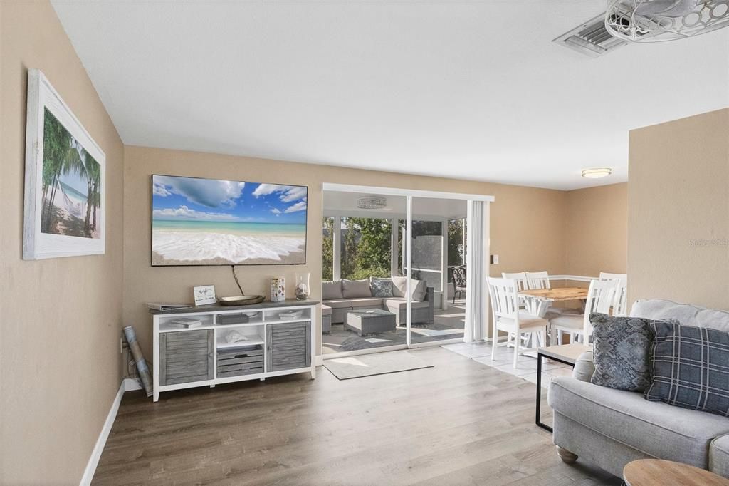 For Sale: $339,000 (3 beds, 2 baths, 1205 Square Feet)