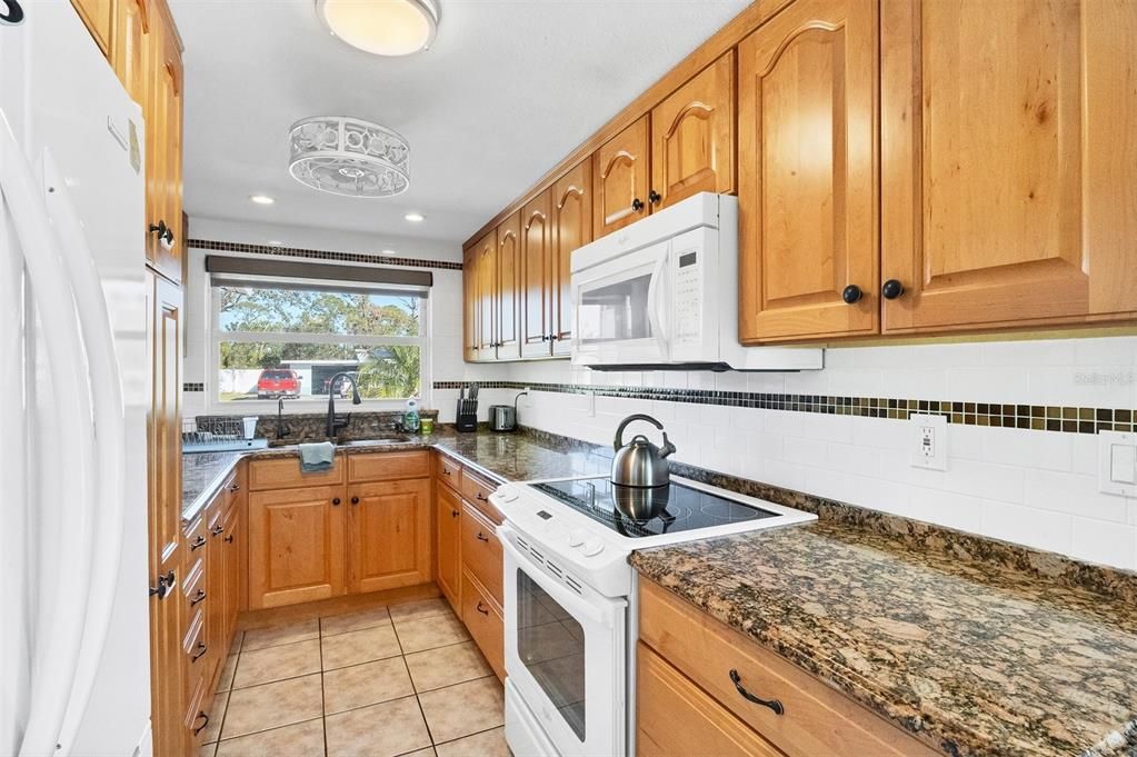 For Sale: $339,000 (3 beds, 2 baths, 1205 Square Feet)