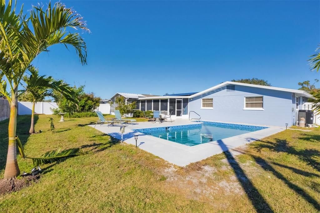 For Sale: $339,000 (3 beds, 2 baths, 1205 Square Feet)