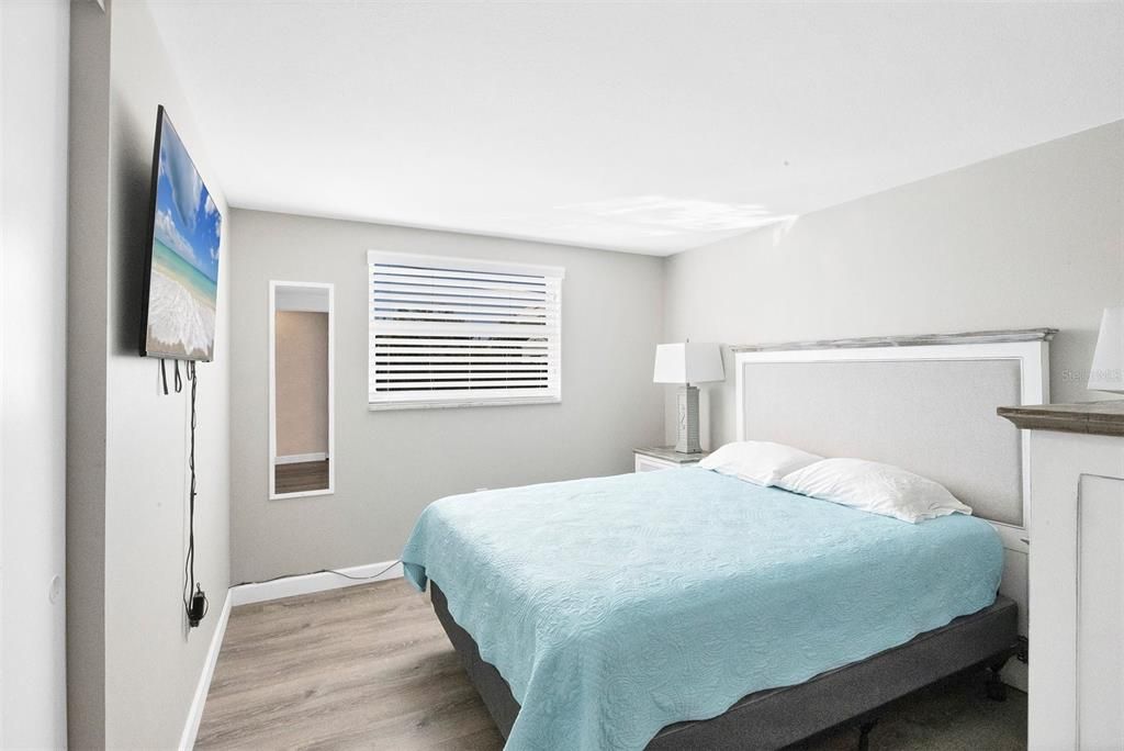 For Sale: $339,000 (3 beds, 2 baths, 1205 Square Feet)