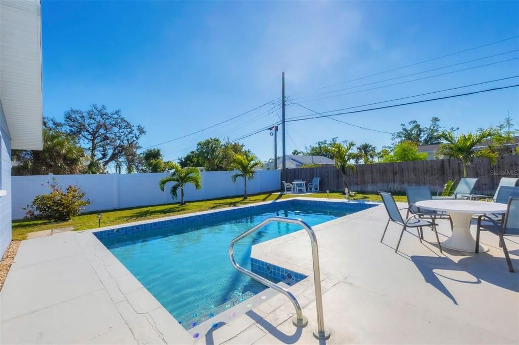 For Sale: $339,000 (3 beds, 2 baths, 1205 Square Feet)