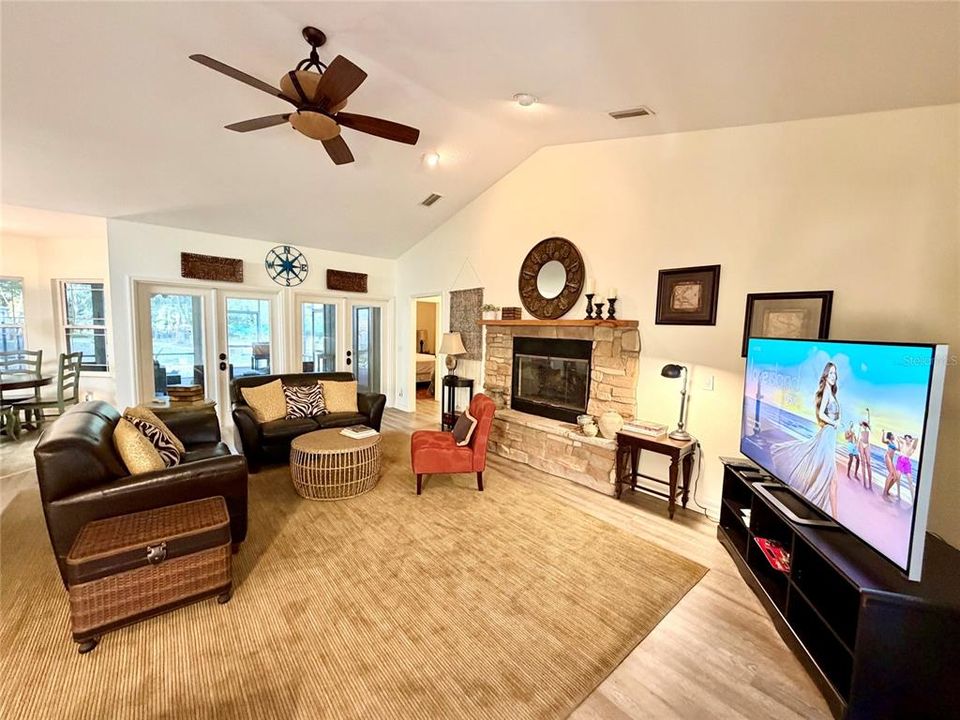 For Sale: $540,000 (3 beds, 2 baths, 2048 Square Feet)