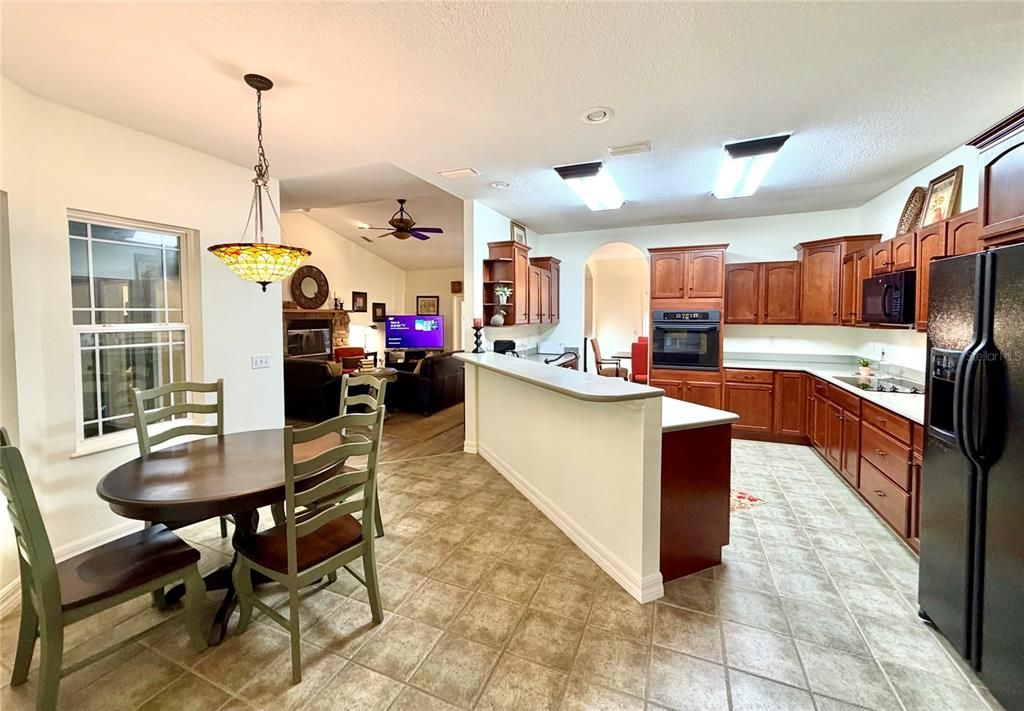 For Sale: $540,000 (3 beds, 2 baths, 2048 Square Feet)