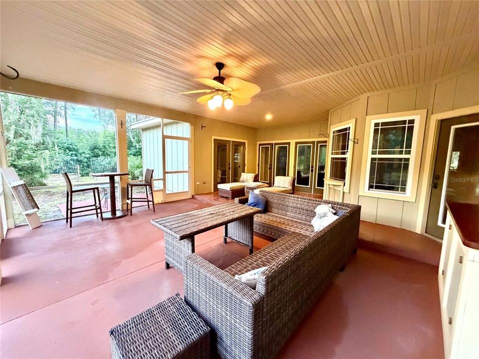 For Sale: $540,000 (3 beds, 2 baths, 2048 Square Feet)
