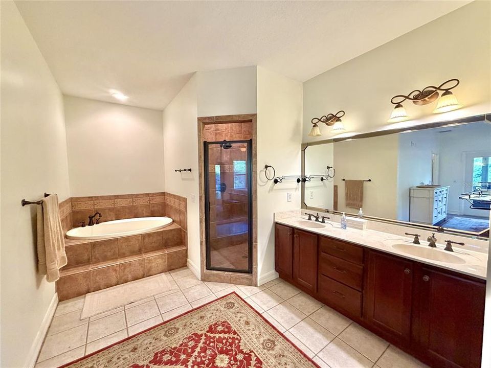 For Sale: $540,000 (3 beds, 2 baths, 2048 Square Feet)