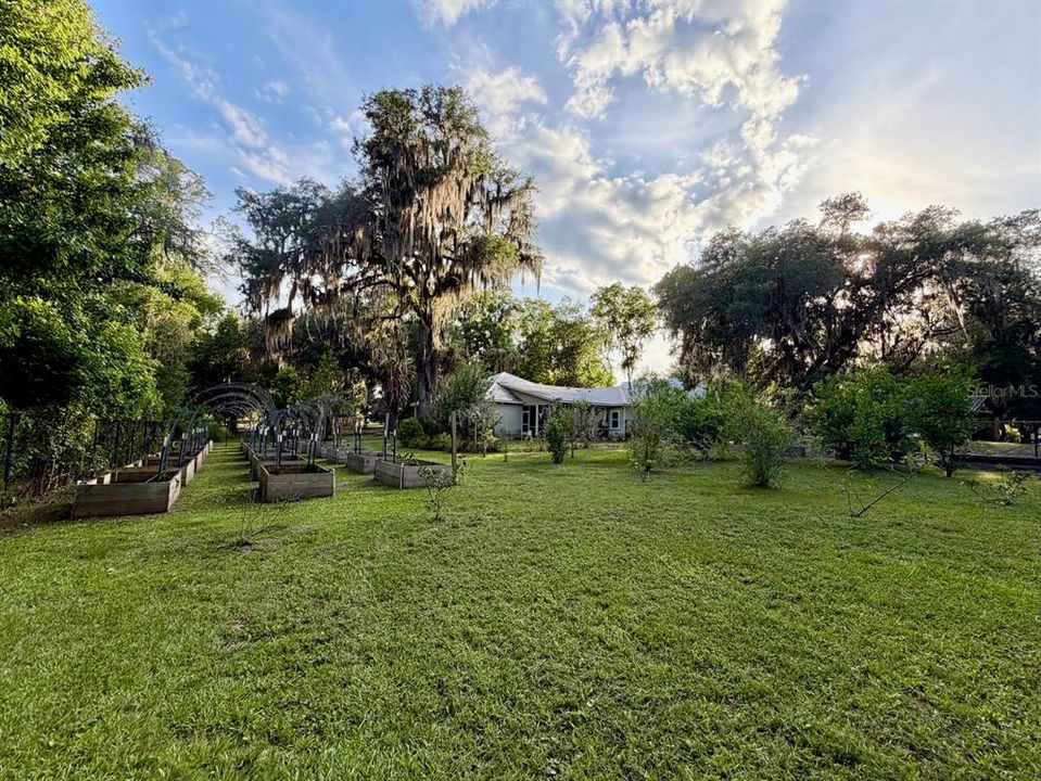 For Sale: $540,000 (3 beds, 2 baths, 2048 Square Feet)