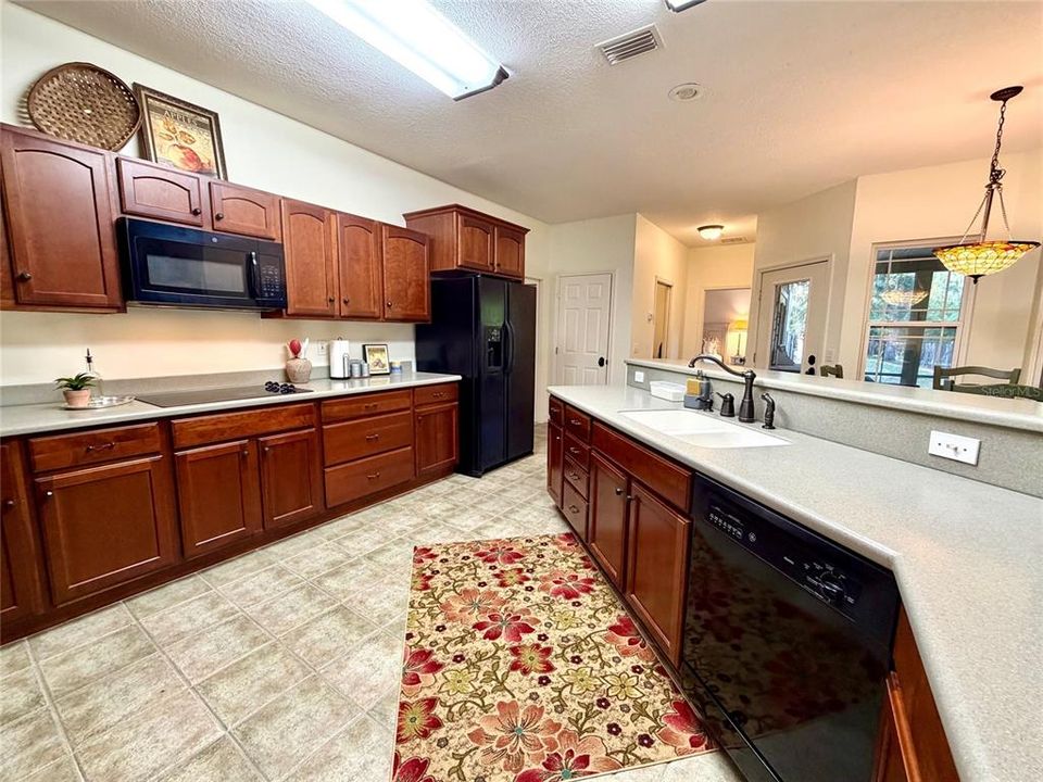 For Sale: $540,000 (3 beds, 2 baths, 2048 Square Feet)